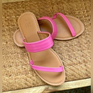 NEW || Gap Sandals (worn once)